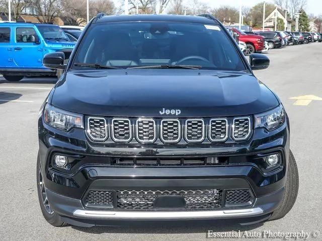 New 2026 Diamond Black Crystal Pearl-Coat Exterior Paint Jeep Limited image 4