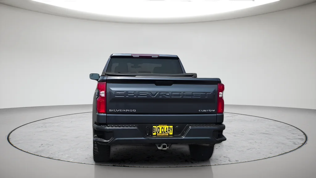 Used 2021 Gray Chevrolet Custom image 10