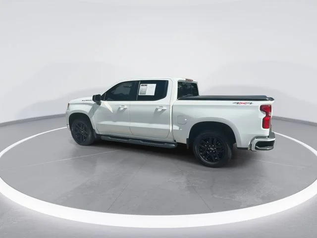 Used 2023 White Chevrolet RST image 5