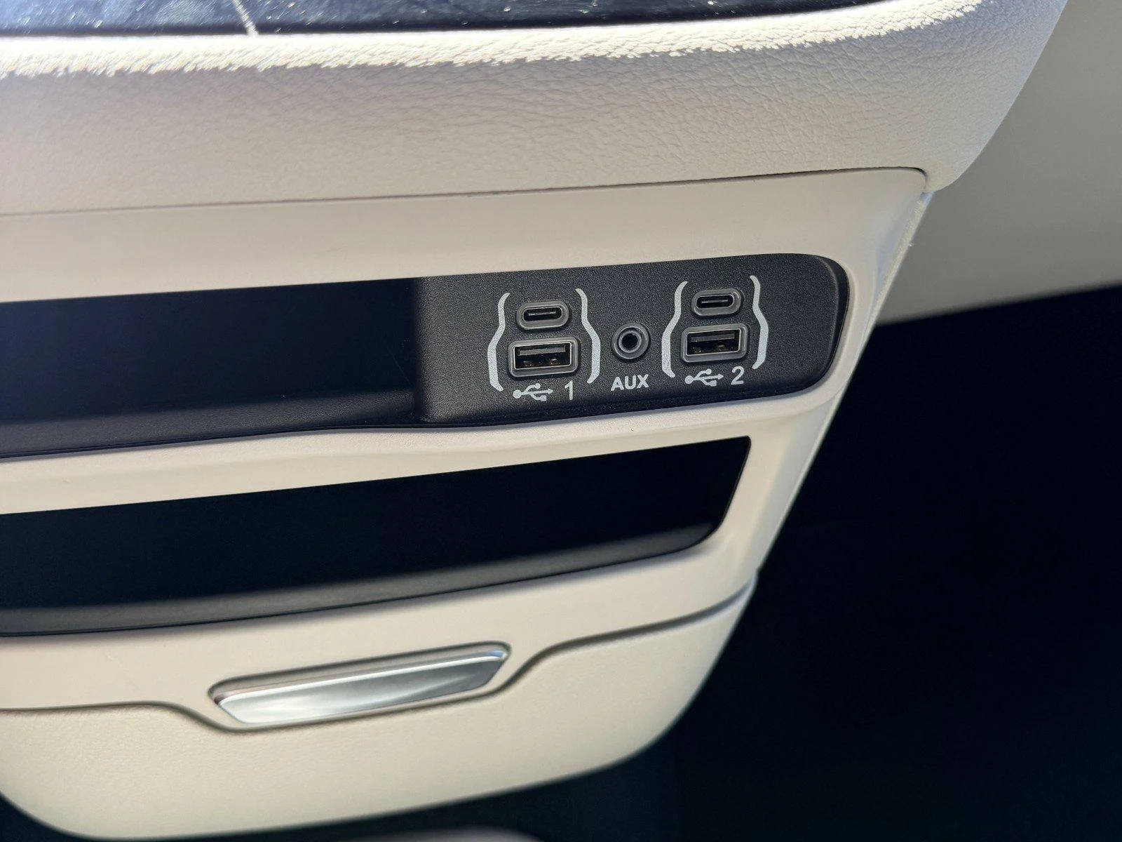 Used 2024 Silver Mist Clear Chrysler Hybrid Select image 23