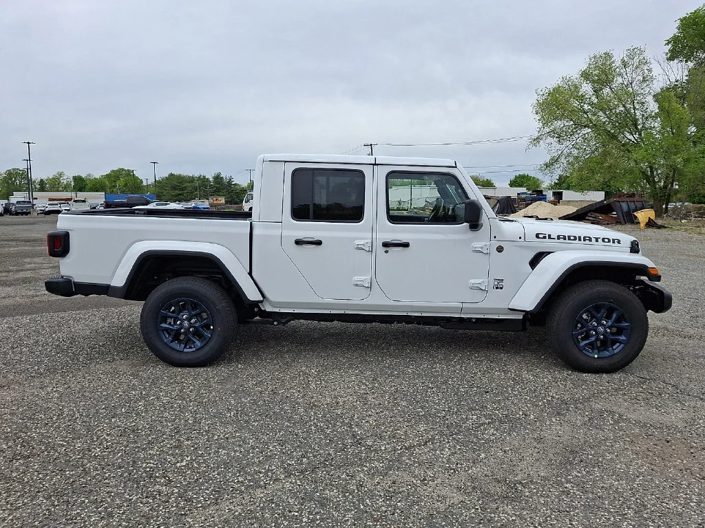 New 2026 Bright White Clear-Coat Exterior Paint Jeep 85th Anniversary Edition image 9