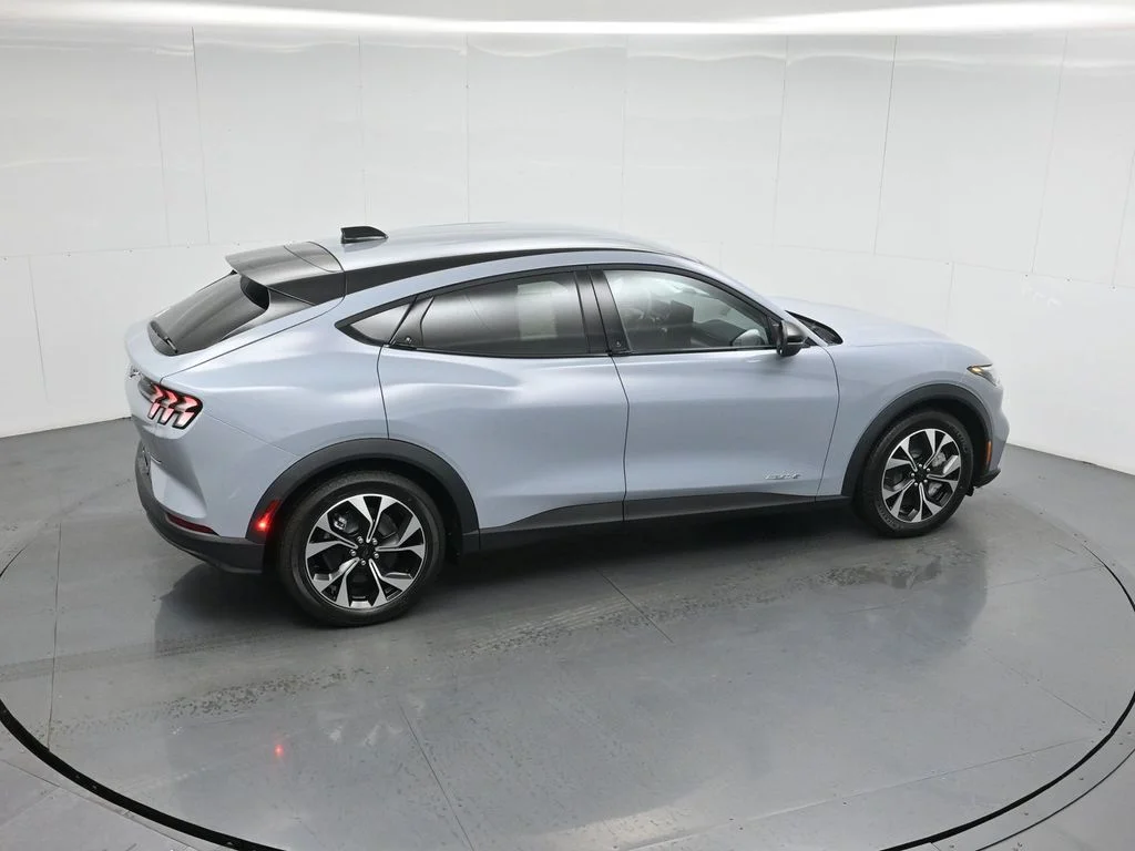 New 2026 Glacier Gray Metallic Tri-coat Ford Select image 37