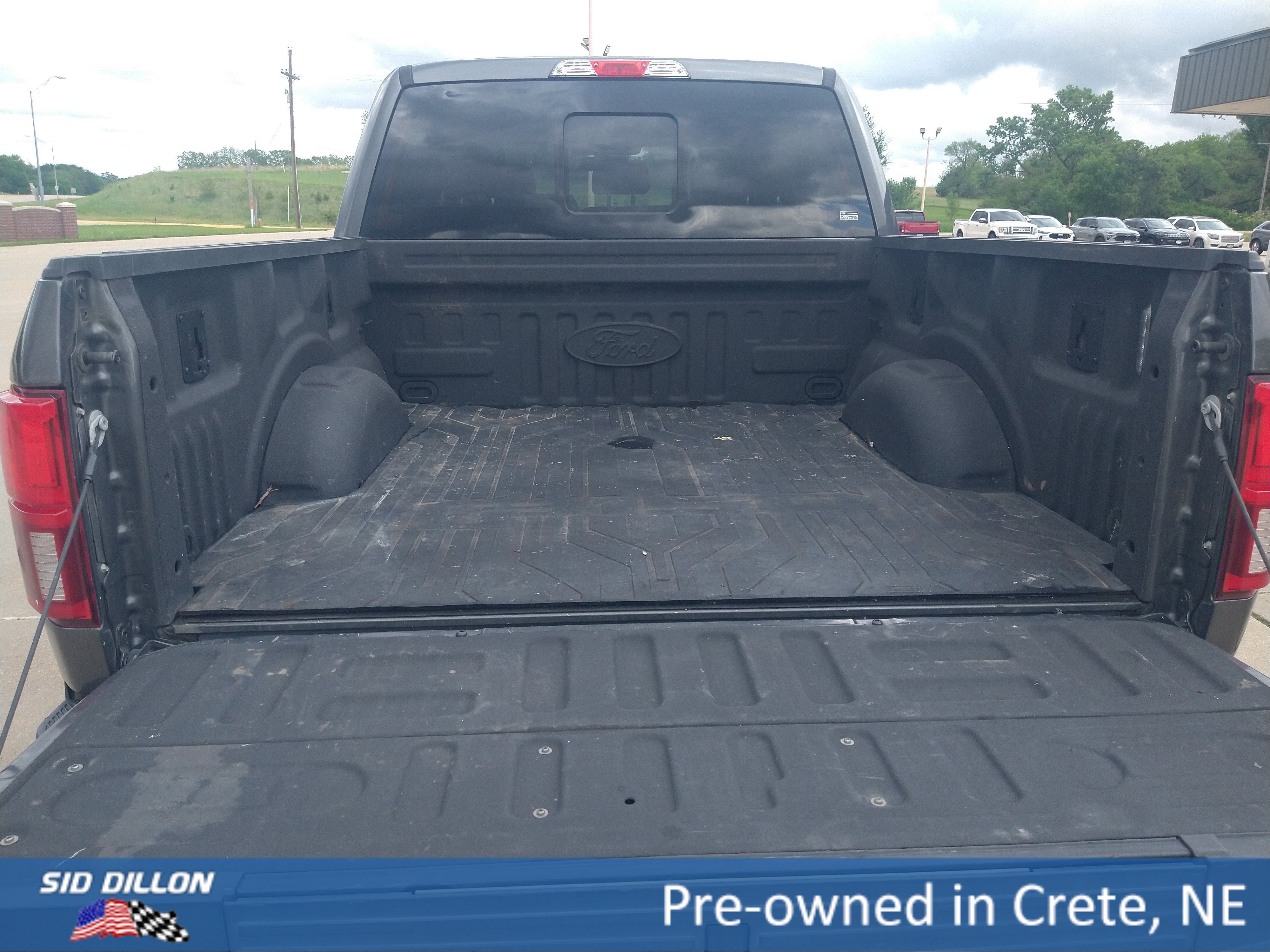 Used 2018 Shadow Black Ford XLT image 17