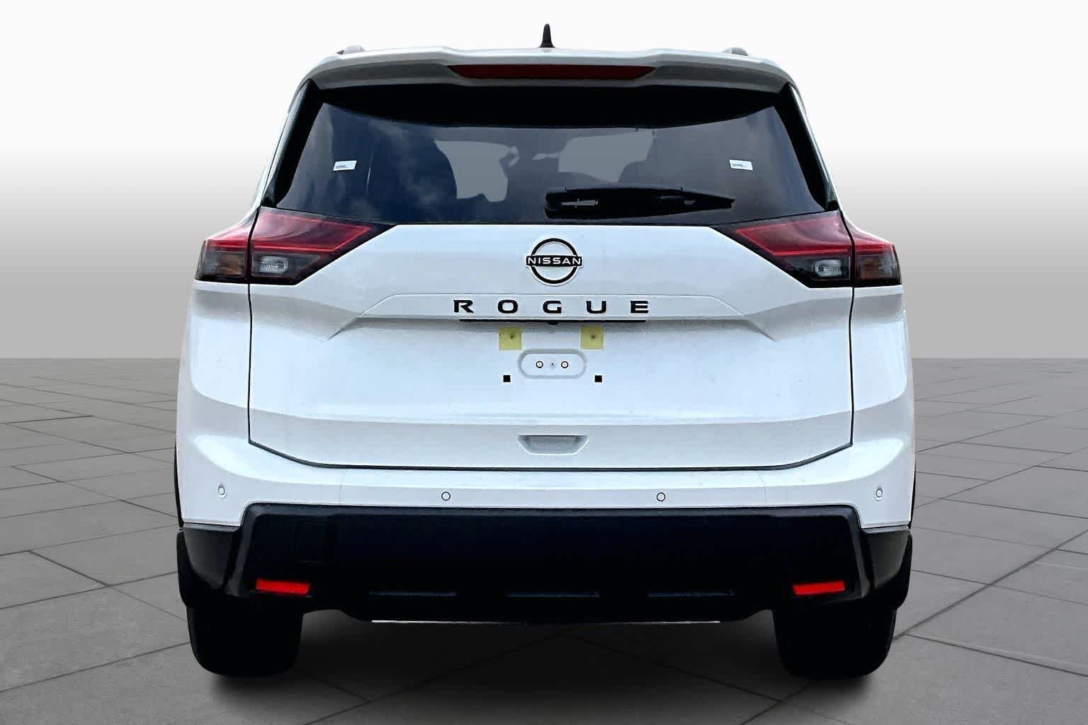 New 2026 Everest White Pearl Tricoat Nissan Dark Armor image 4