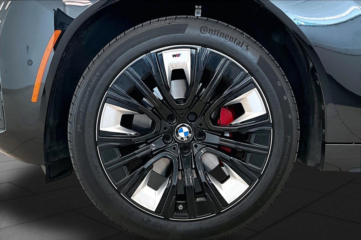Used 2025 Black Sapphire Metallic BMW 30 xDrive image 10