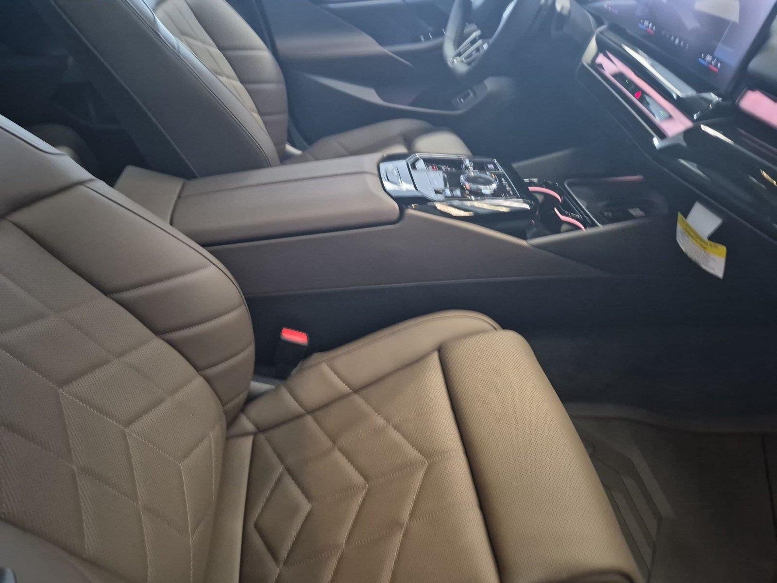 New 2027 Special Order Color BMW 540i xDrive image 32