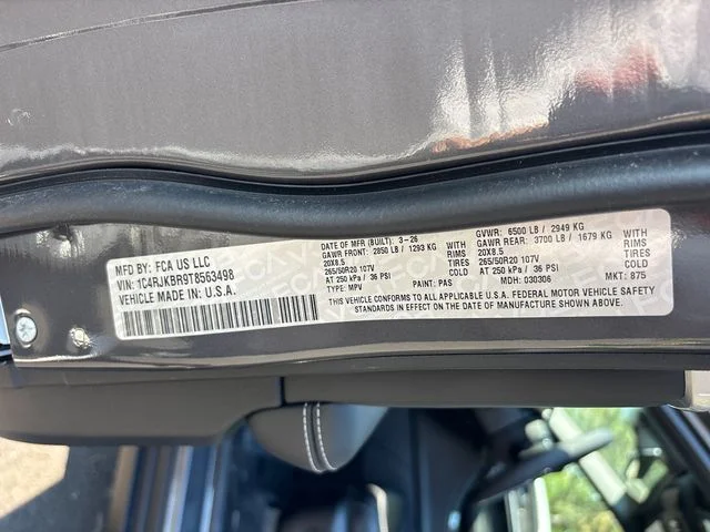 New 2026 Baltic Gray Metallic Clear-Coat Exterior Paint Jeep Limited image 36