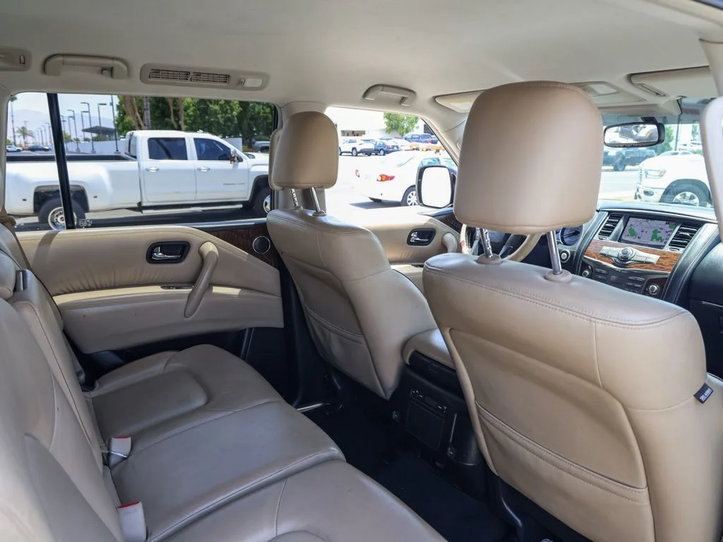 Used 2018 Brown Nissan SL image 15