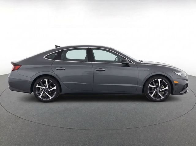 Used 2023 Gray Hyundai SEL Plus image 4
