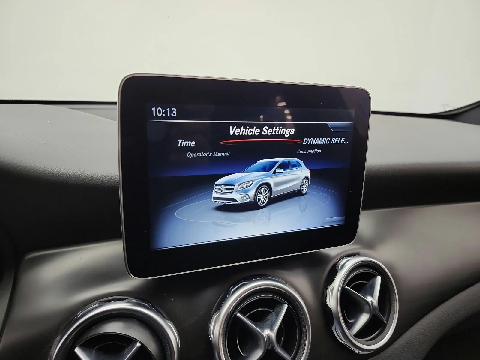 Used 2019 Mountain Grey Metallic Mercedes-Benz GLA 250 4MATIC® SUV image 10