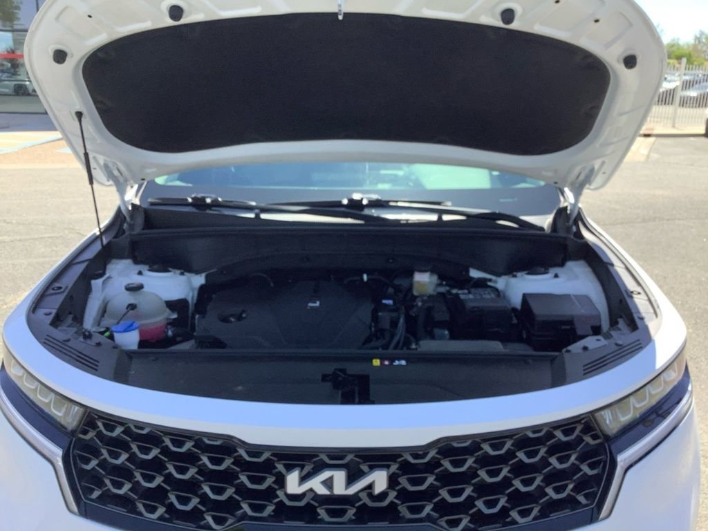 Used 2023 White Kia X-Line S image 21