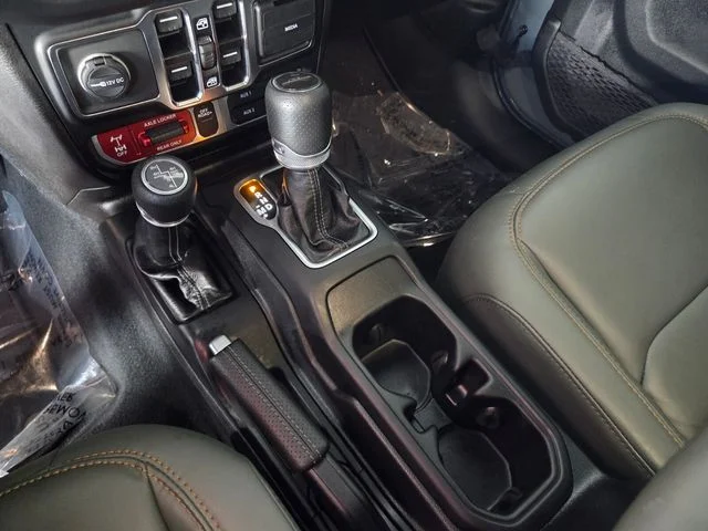 Used 2024 Gray Jeep Mojave image 26