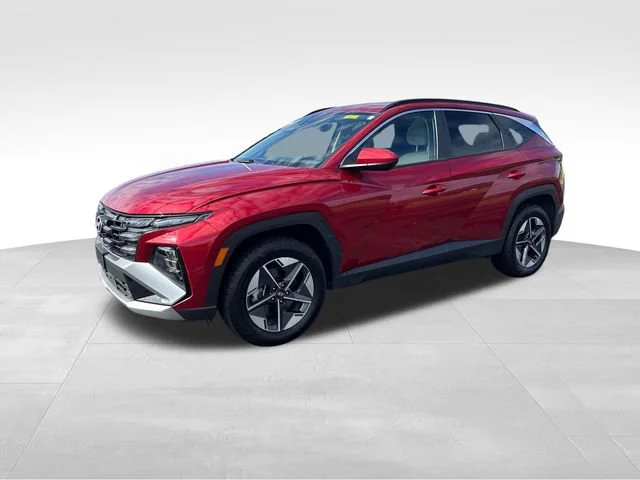 Used 2025 Red Hyundai SEL image 1