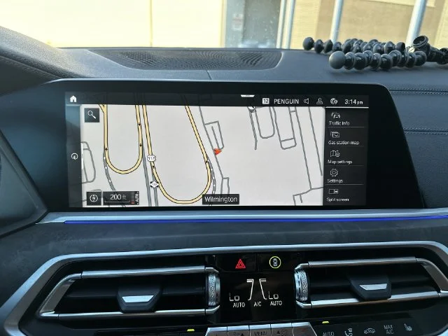 Used 2022 White BMW xDrive40i image 19