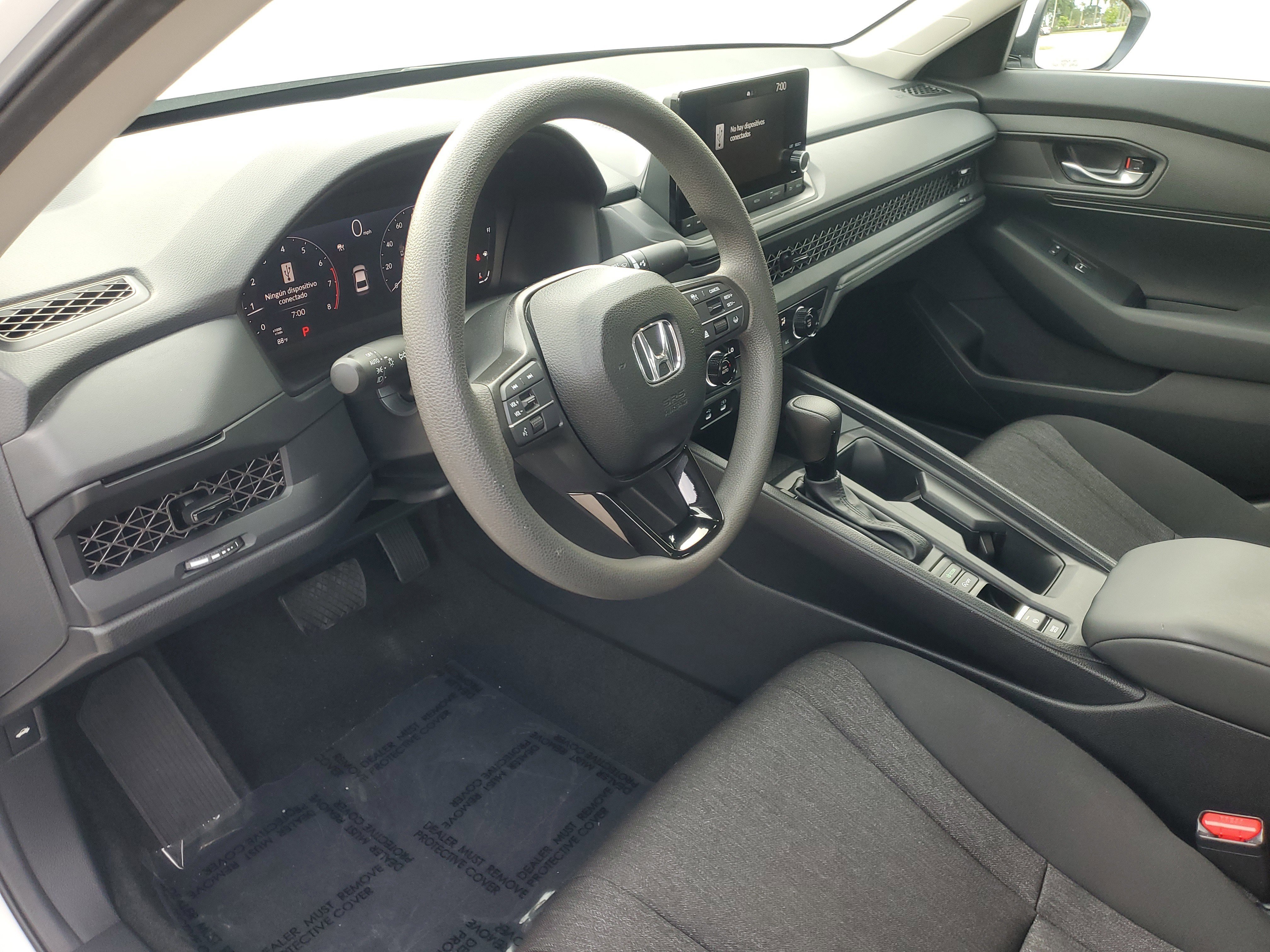 Used 2025 Platinum White Pearl Honda LX image 28