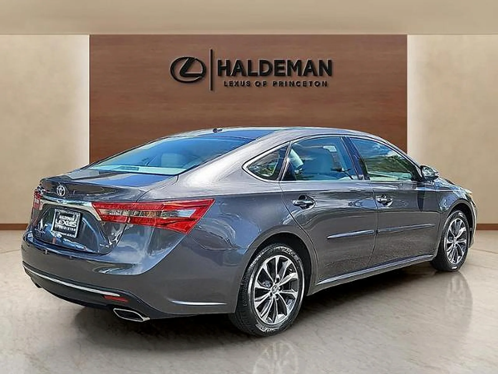 Used 2016 Magnetic Gray Metallic Toyota XLE image 6