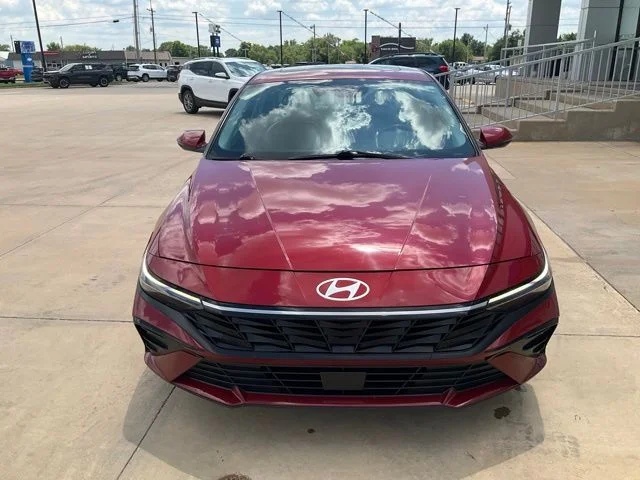 Used 2025 Red Hyundai Limited image 38