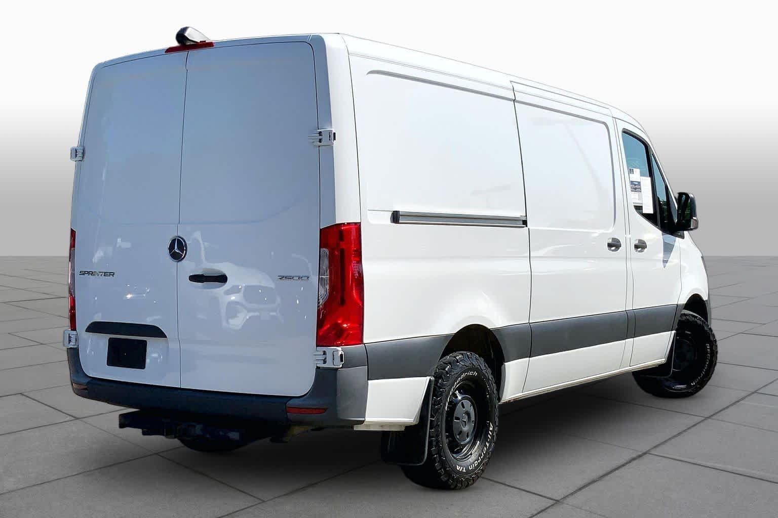 Used 2022 Arctic White Mercedes-Benz  image 13