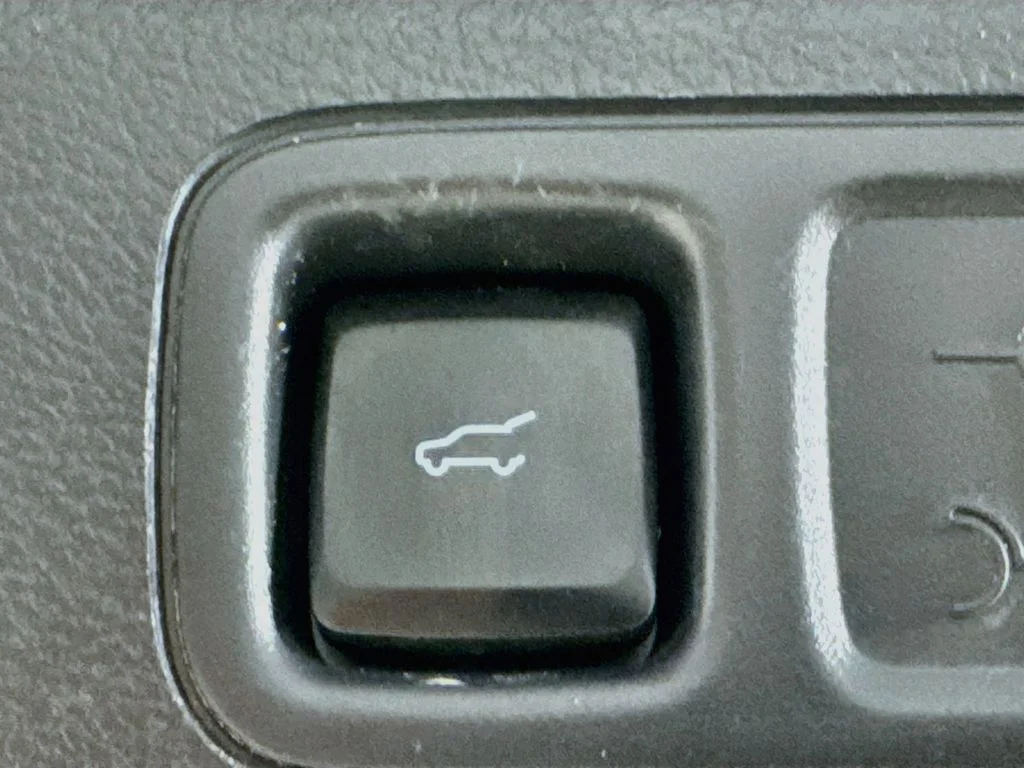 Used 2024 Silver Ford XLT image 33