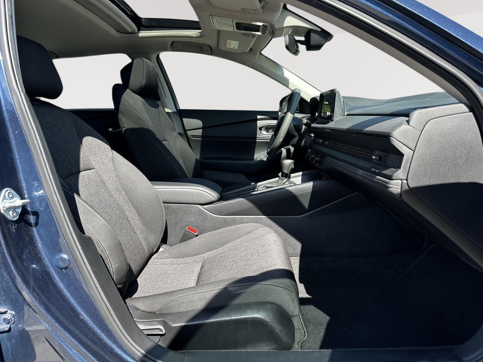 Used 2023 Canyon River Blue Metallic Honda EX image 23