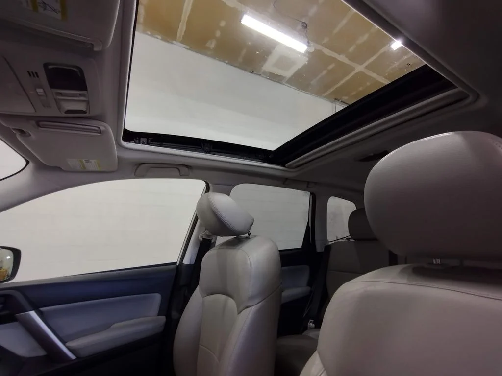 Used 2015 White Subaru 2.5i Premium image 21