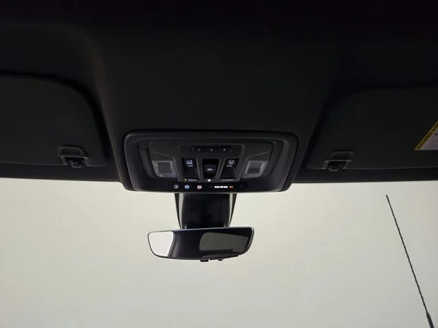 Used 2022 White GMC Denali image 46