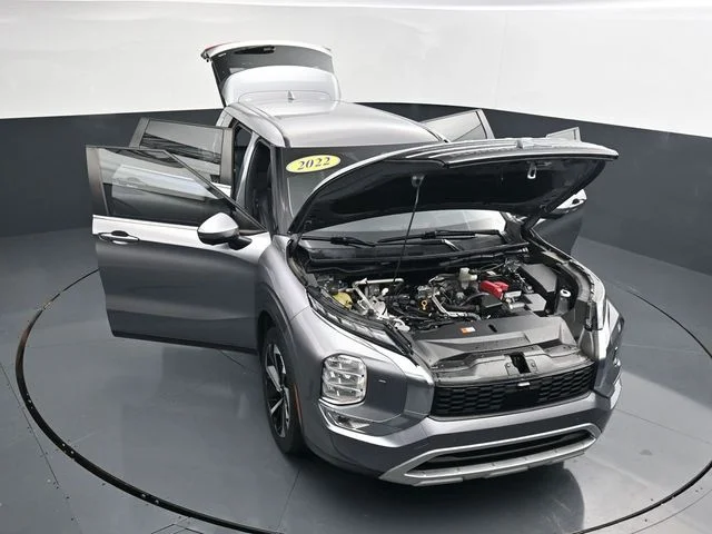 Used 2022  Mitsubishi SE image 40