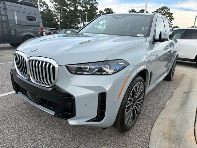 Used 2026 Gray BMW sDrive40i image 7