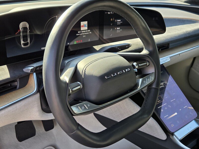 Used 2023  Lucid Grand Touring image 27