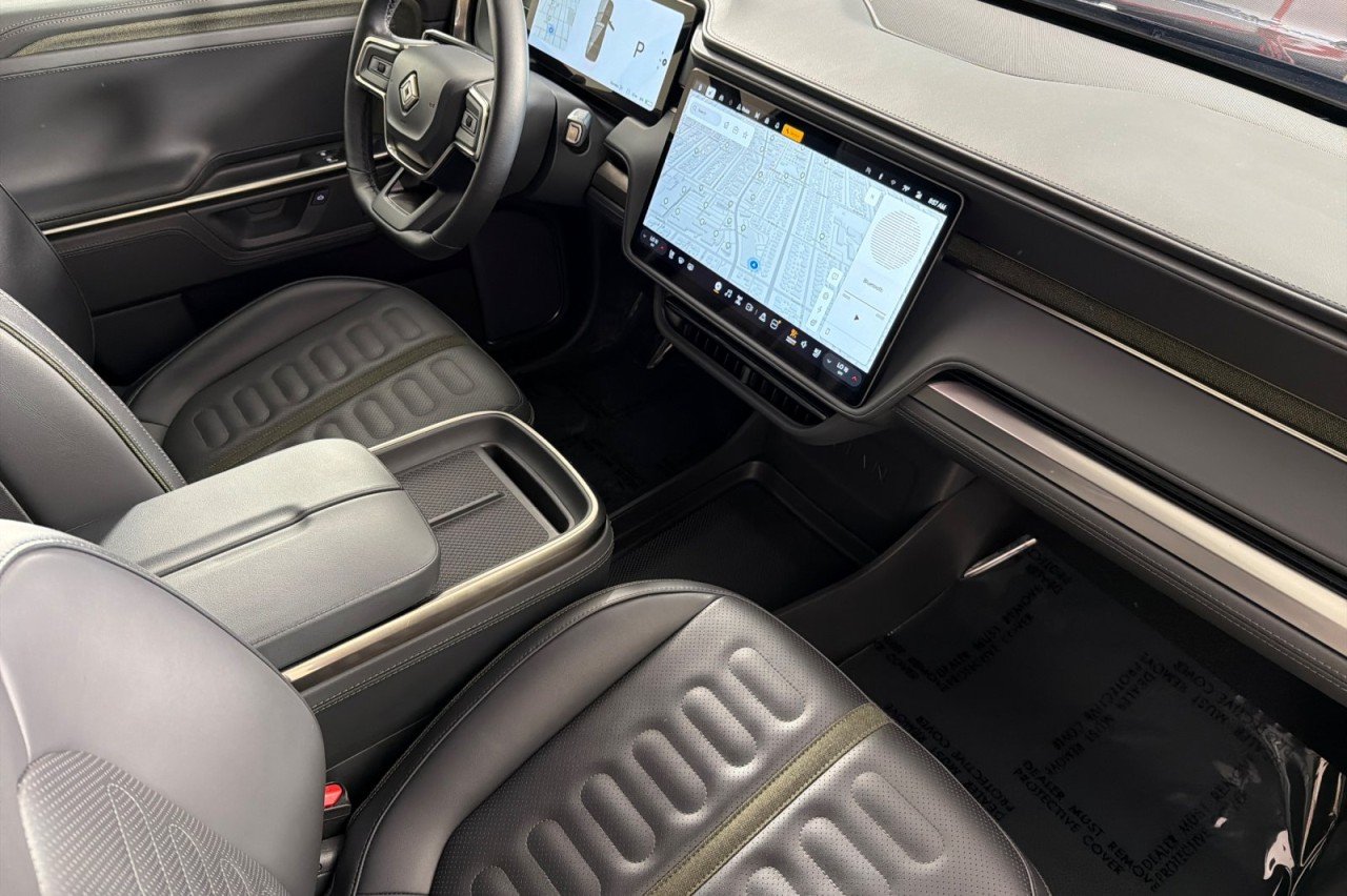 Used 2025 BLACK Rivian Adventure image 16