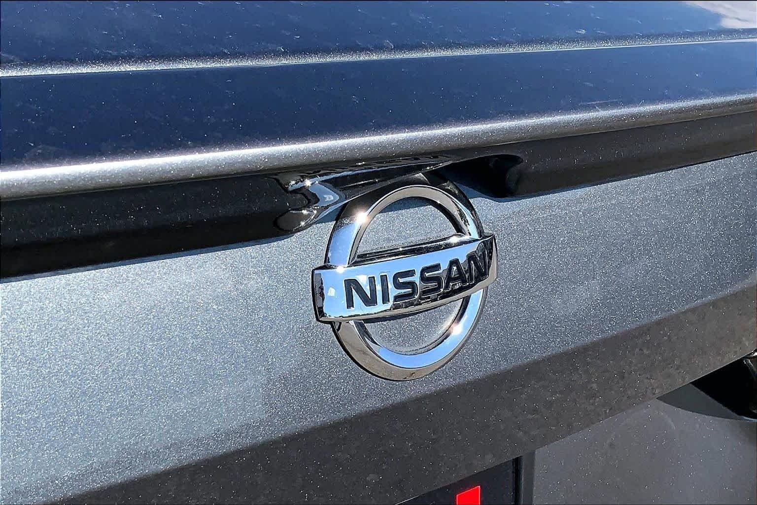 Used 2020 Gun Metallic Nissan 2.5 SR image 9