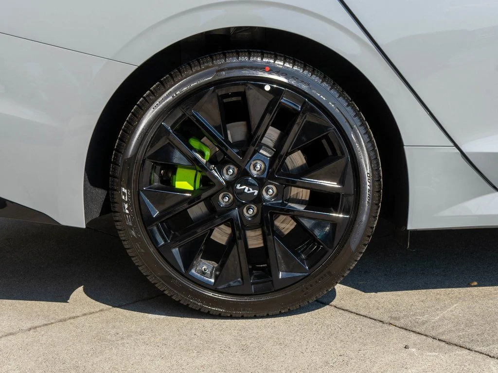 New 2026 Wolf Gray Kia GT image 31