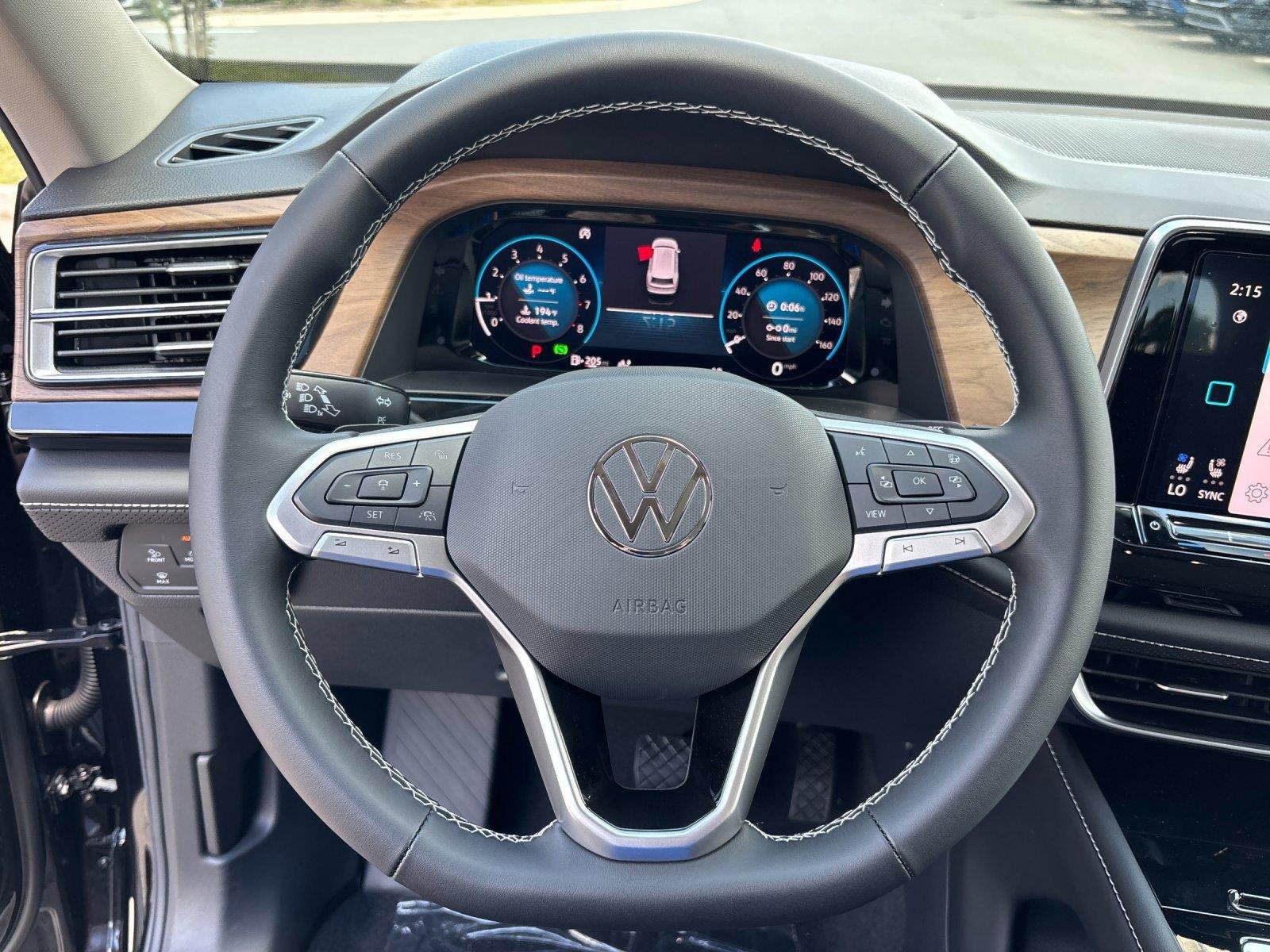 New 2026 deep black pearl Volkswagen 2.0T SE w/Technology image 18
