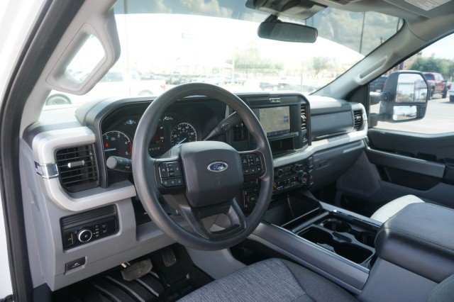Used 2025 Oxford White Ford XLT image 15