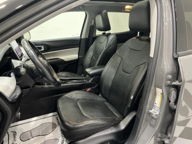 Used 2022 Sting Gray Clearcoat Jeep Limited image 19