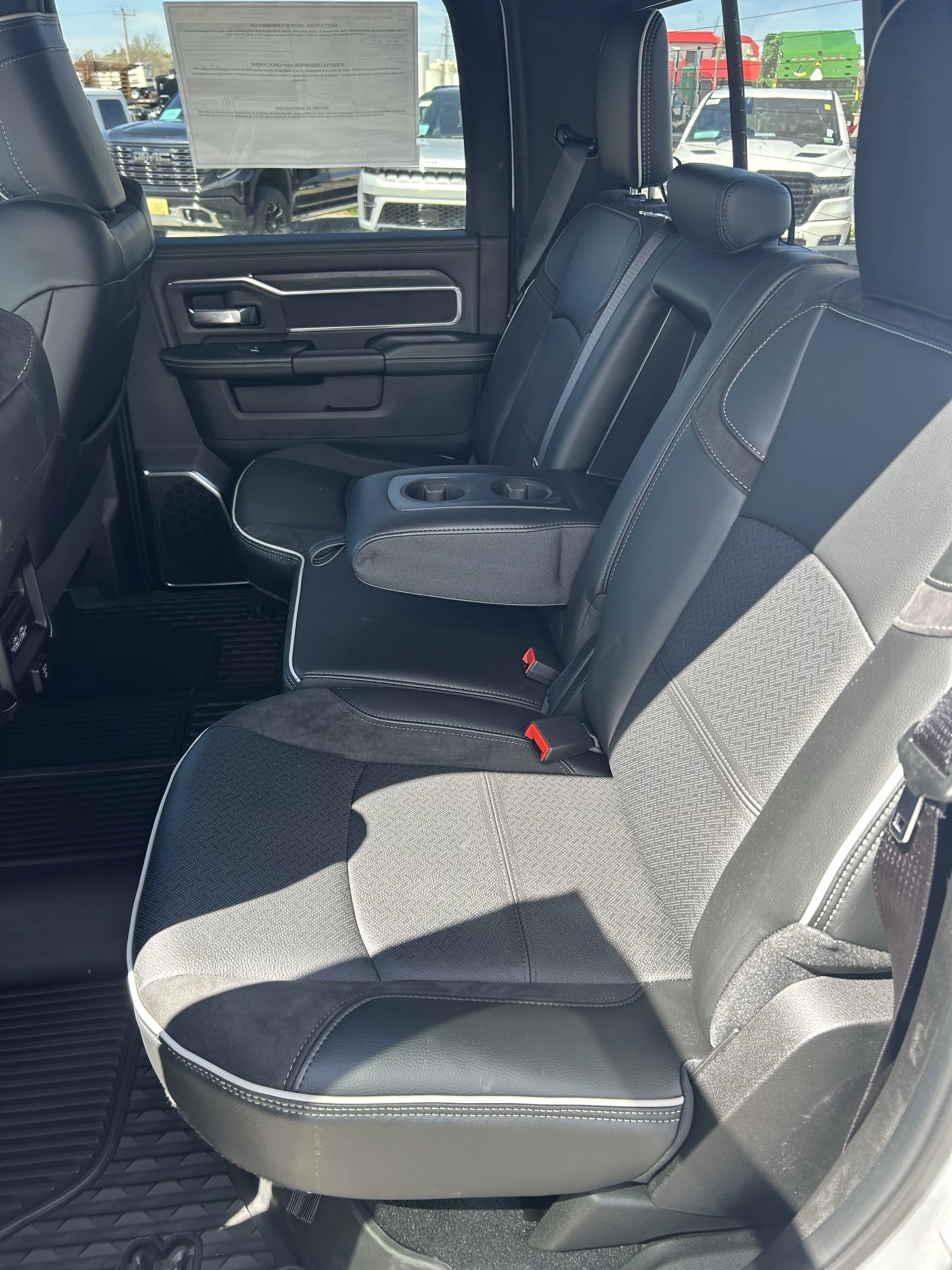 2026 RAM 3500 Laramie - Photo 7