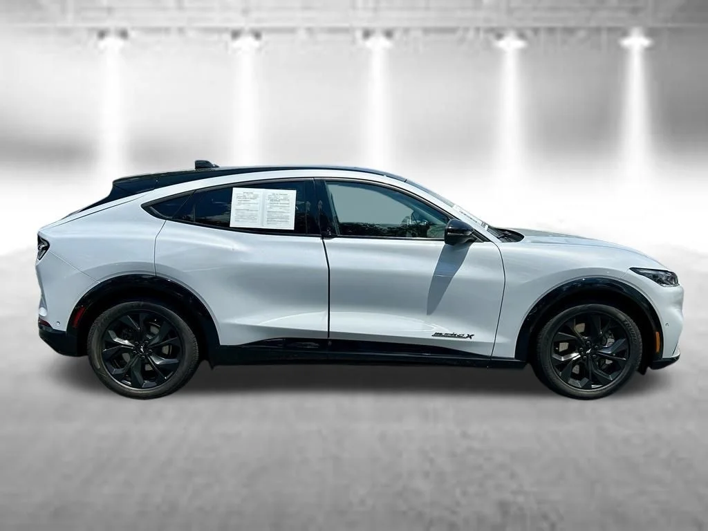 Certified Used 2023 White Metallic Ford Premium image 4