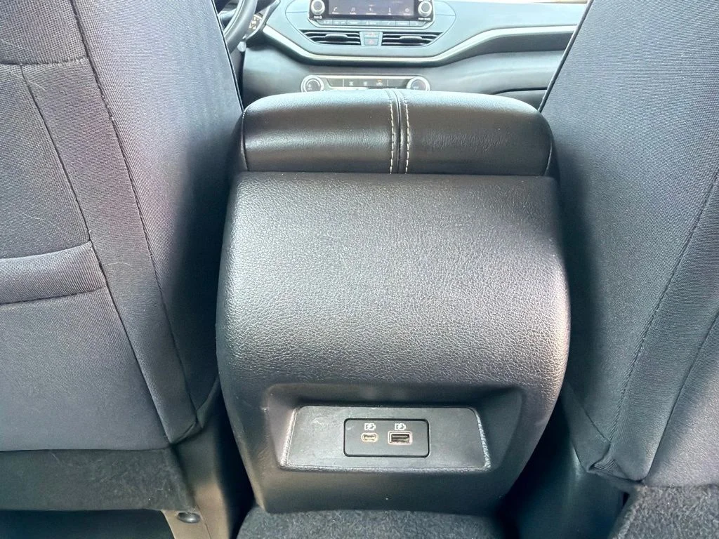 Used 2020 Silver Nissan 2.5 S image 21