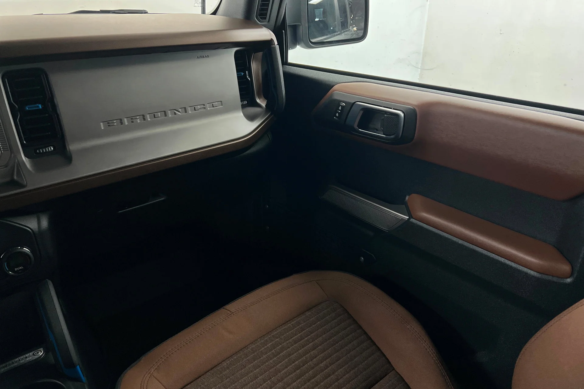 2023 Ford Bronco 4-Door Outer Banks - Photo 10