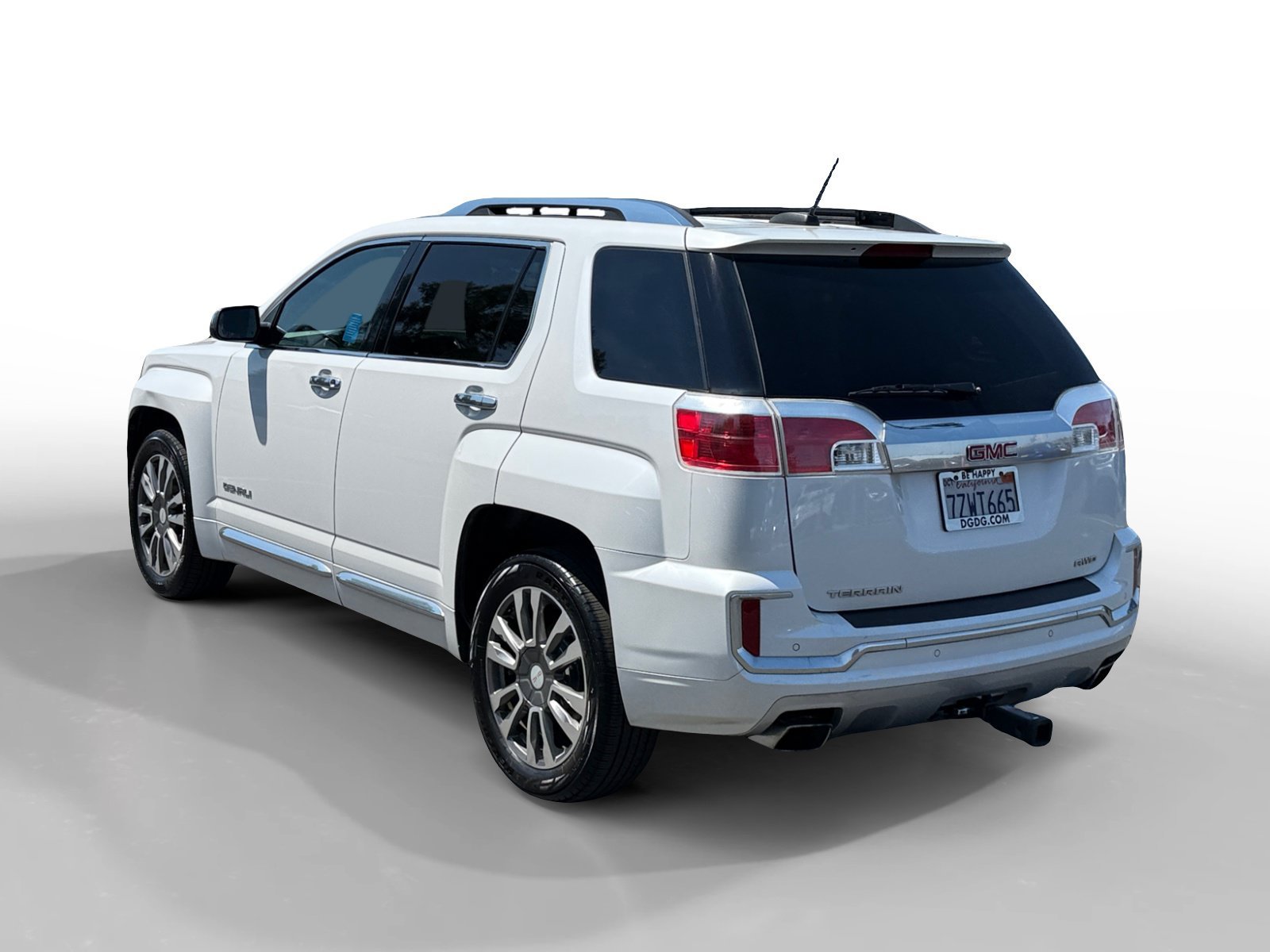 Used 2016 White Frost GMC Denali image 3
