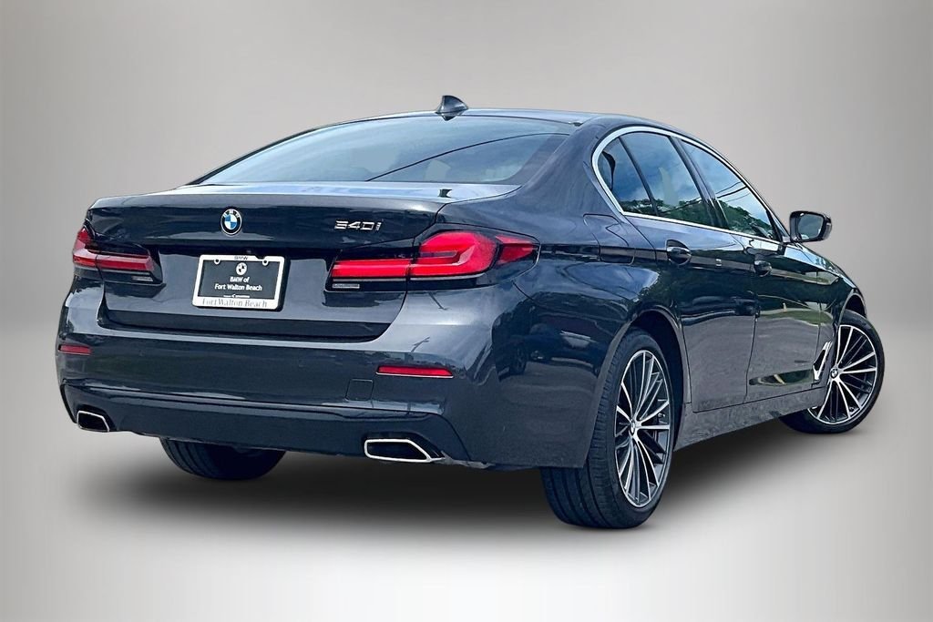Used 2023 Gray BMW 540i image 4