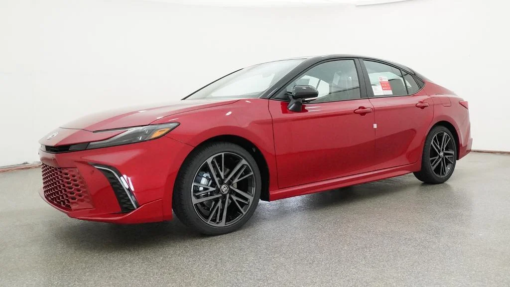 New 2026 Supersonic Red with Midnight Black Metallic roof Toyota XSE image 6
