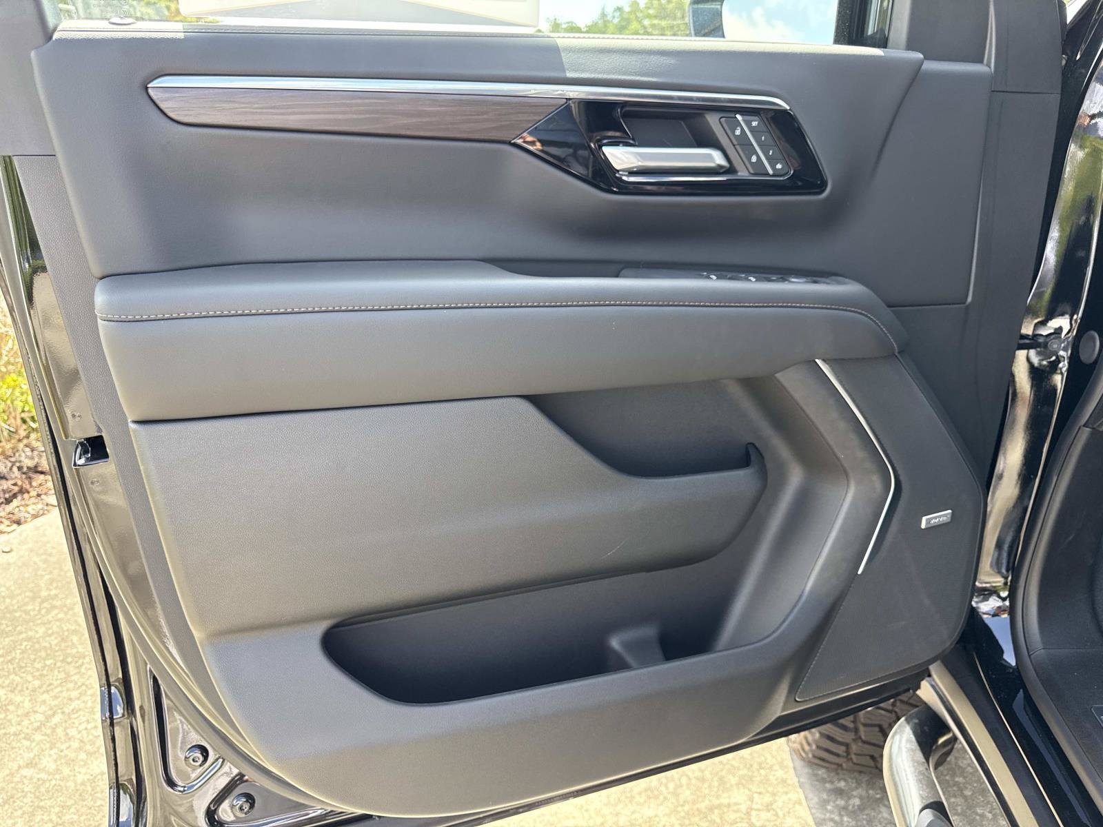 2026 Chevrolet Tahoe Z71 - Photo 19