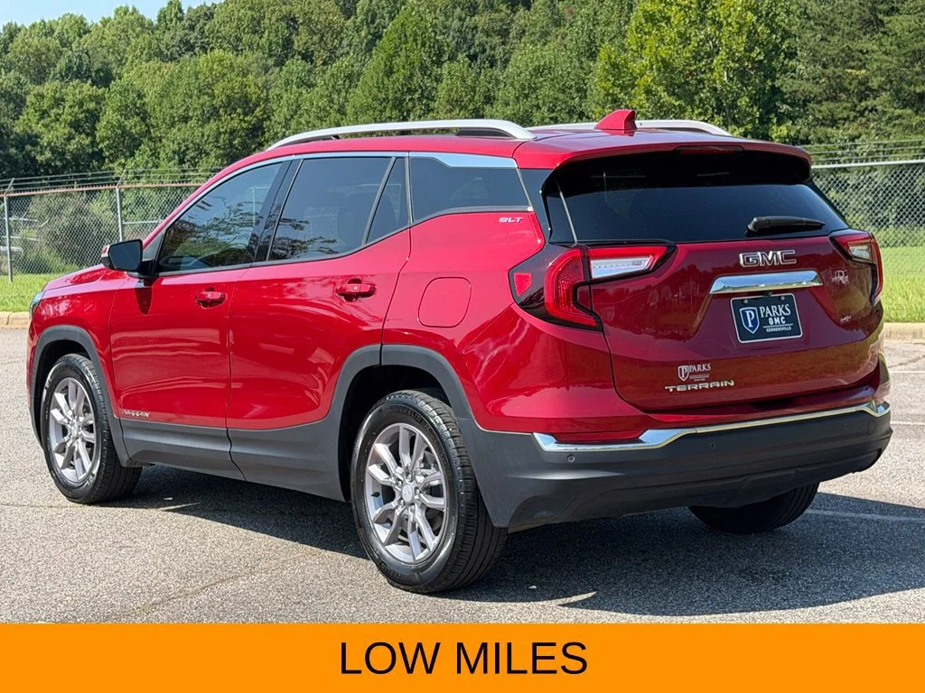 Used 2023 VOLCANIC RED TINTCOAT GMC SLT image 3