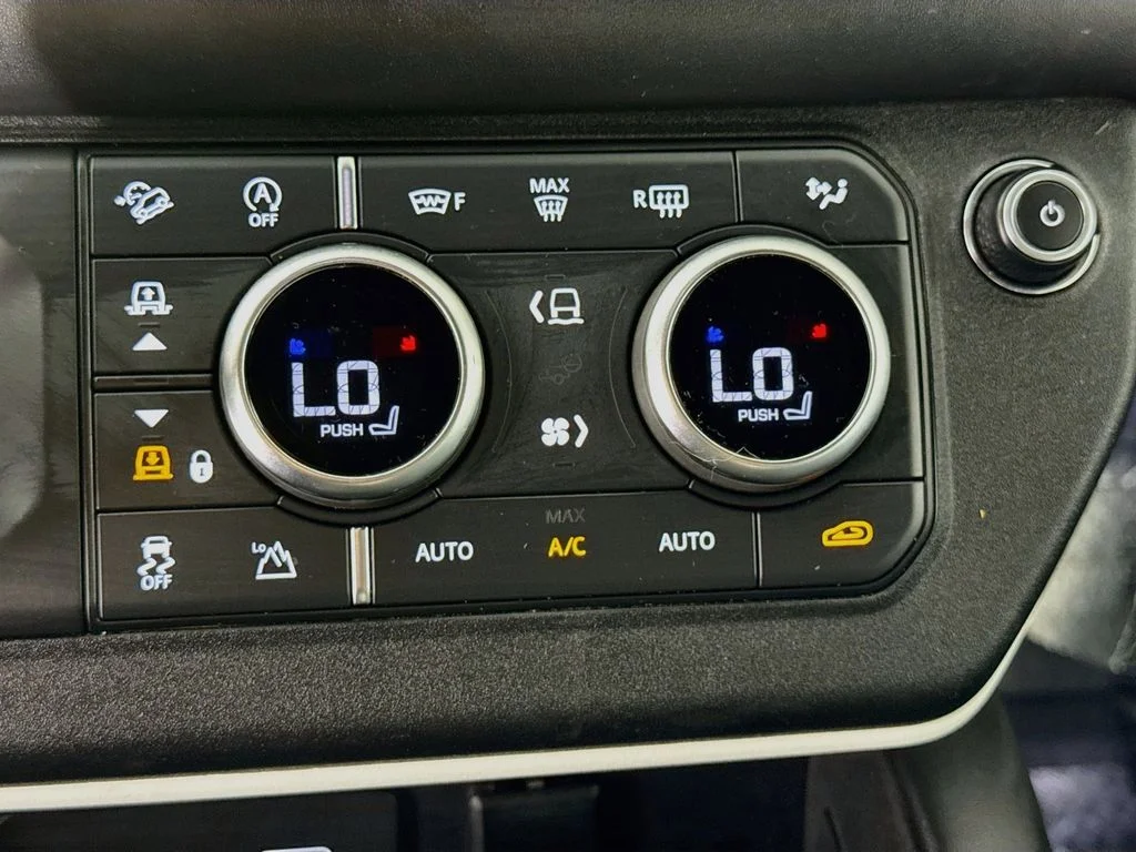 Used 2024 White Land Rover S image 16
