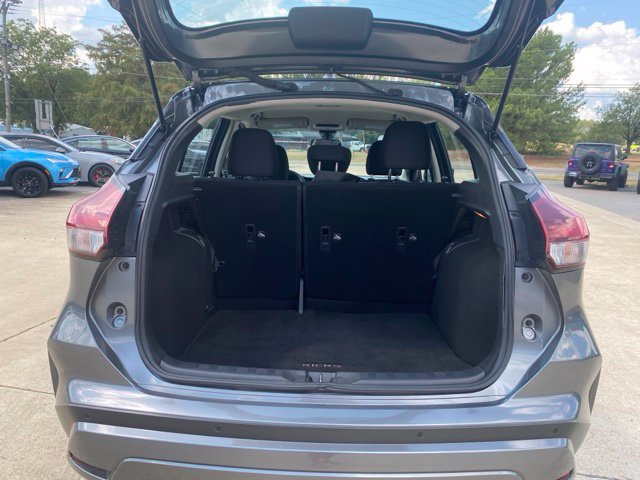 Used 2024 Gray Nissan S image 5