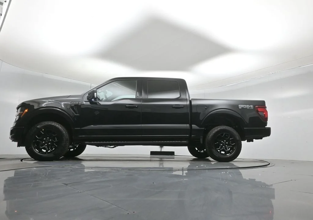 New 2026 Agate Black Metallic Ford XLT image 7