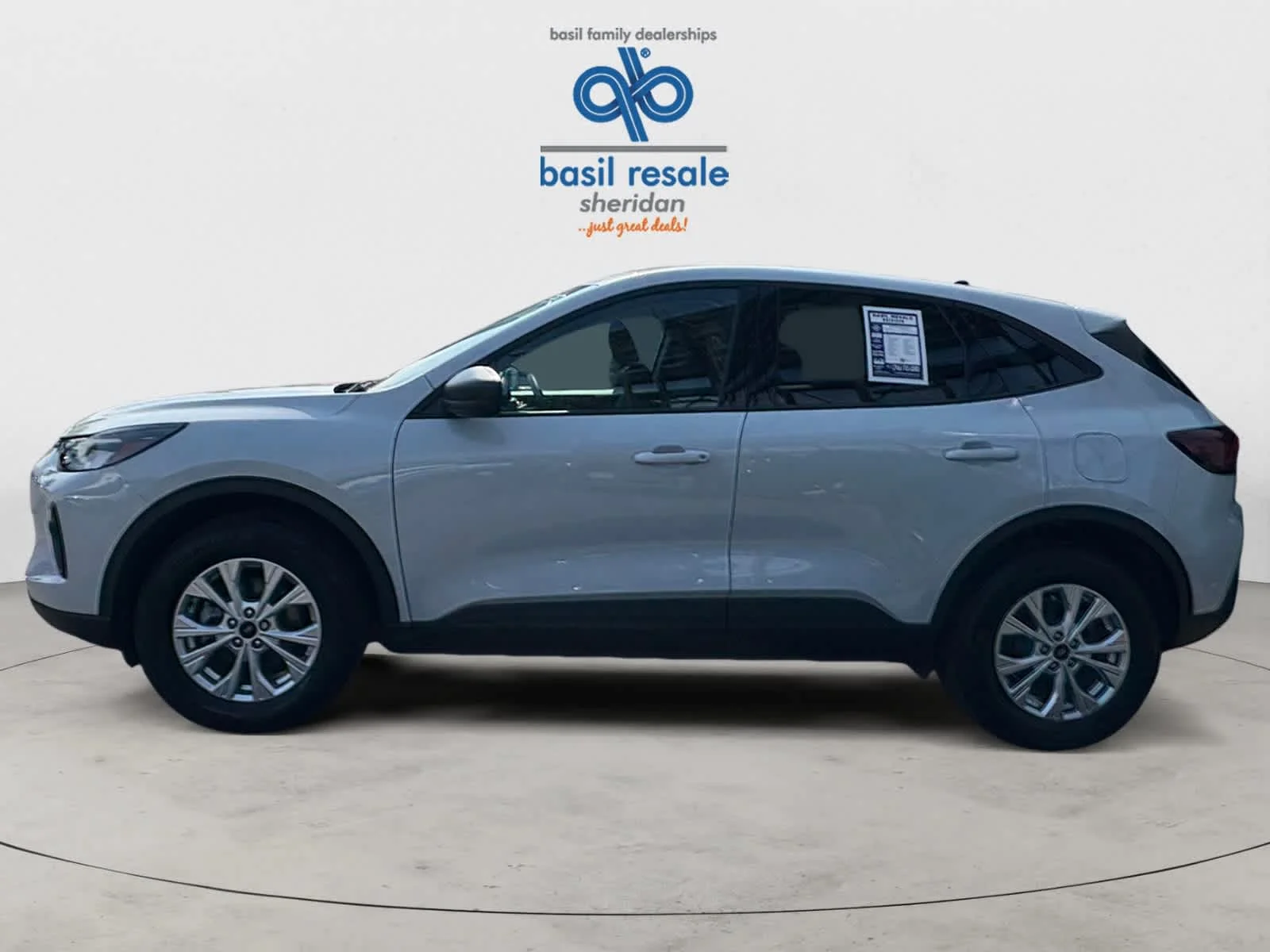 Used 2025 Space Silver Ford Active image 3