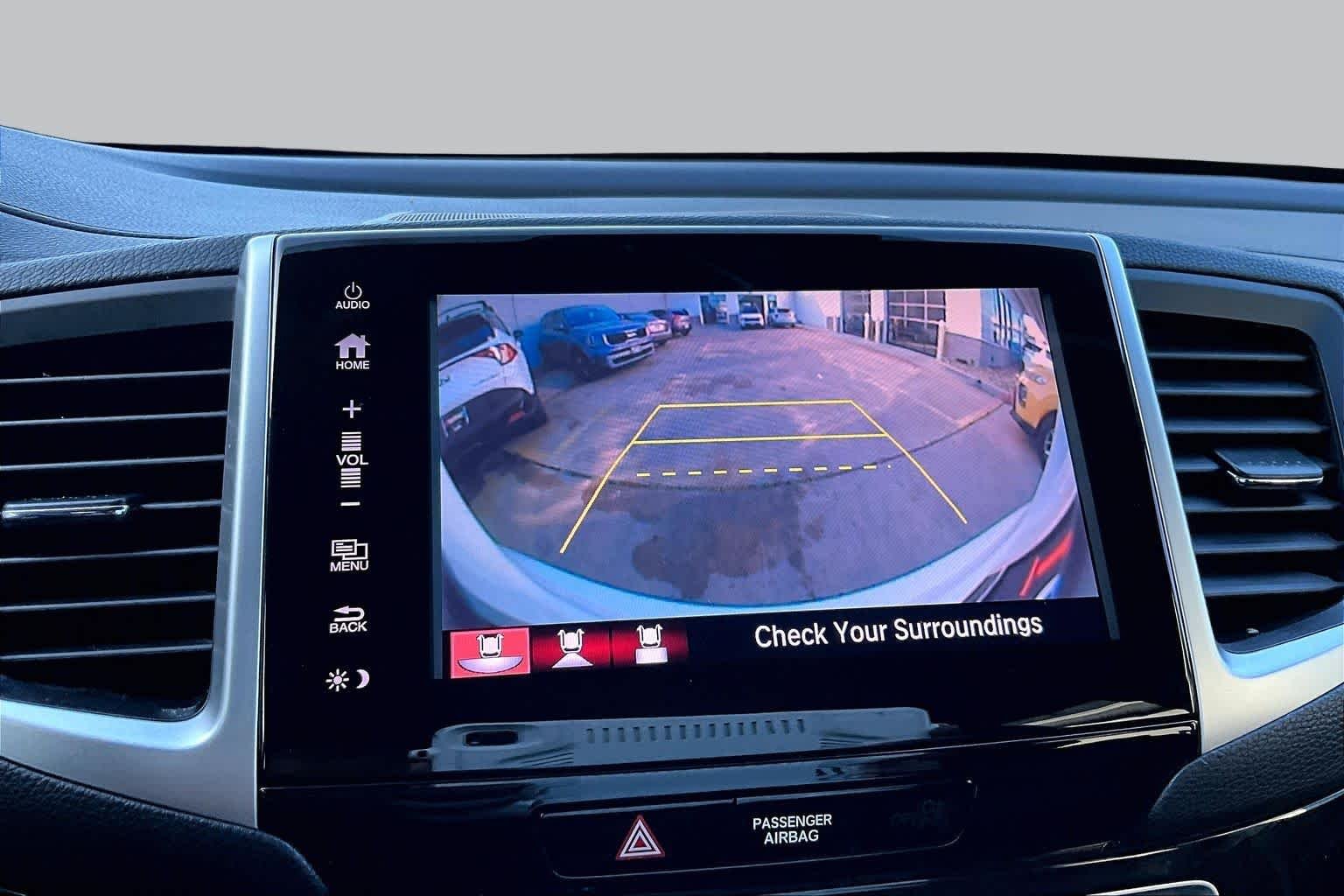 Used 2018 White Diamond Pearl Honda Touring image 29