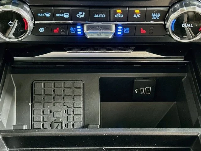 New 2026 Black Ford Platinum image 18